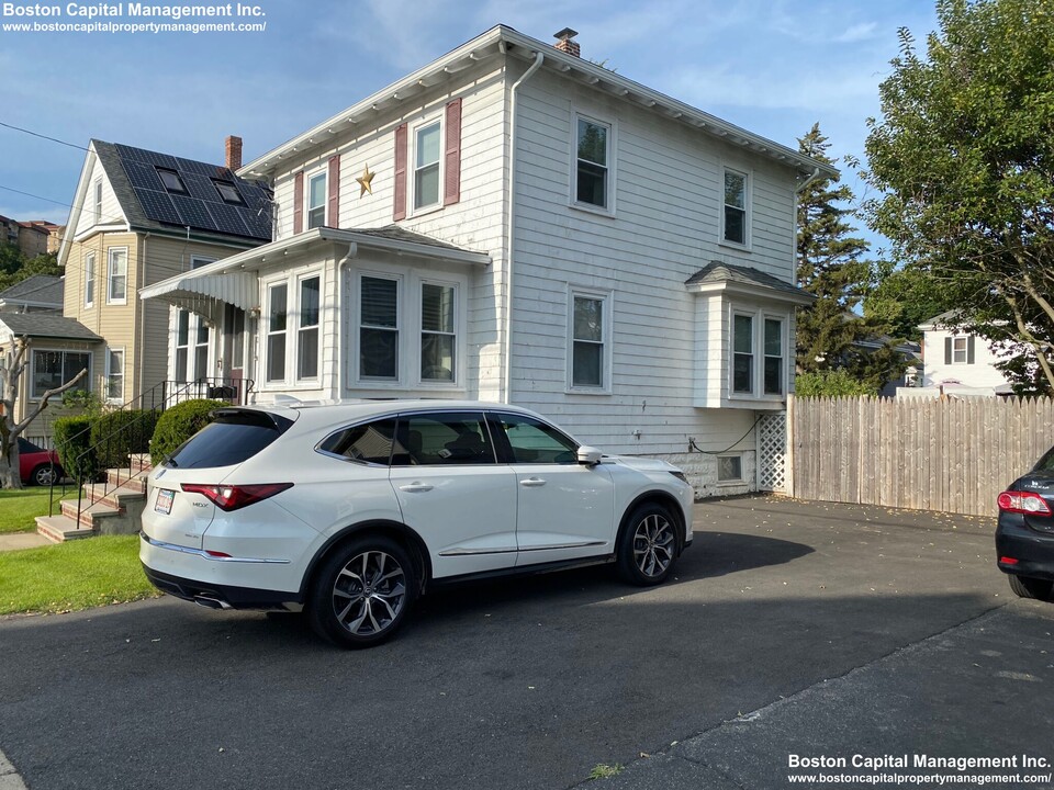 40 Bellvale St, Unit 1 in Malden, MA - Building Photo
