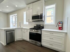 565 West Side Ave in Jersey City, NJ - Building Photo