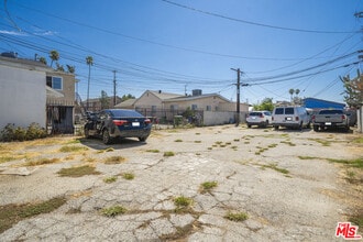810 W 62nd St in Los Angeles, CA - Building Photo - Building Photo