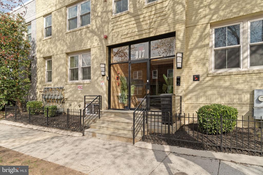 417 18th St NE in Washington, DC - Building Photo