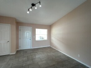 104 Berger Ct-Unit -104 Berger Court in Mascotte, FL - Building Photo - Building Photo