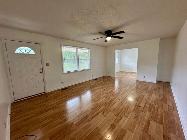 1320 Wells Rd in Sumter, SC - Building Photo - Building Photo