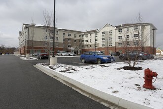 Senior Suites of Fay's Point in Blue Island, IL - Foto de edificio - Building Photo