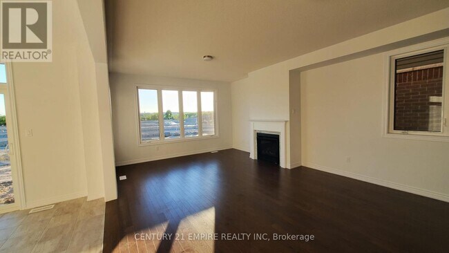 20 Kingsbury Trl in Barrie, ON - Building Photo - Building Photo