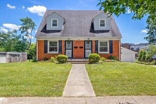 1462 Meadowthorpe Ave in Lexington, KY - Building Photo