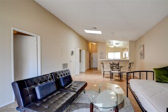 7821 Gable Ln in Las Vegas, NV - Foto de edificio - Building Photo