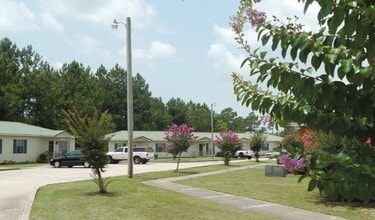 24598 Gulf Bay Rd in Orange Beach, AL - Building Photo - Building Photo