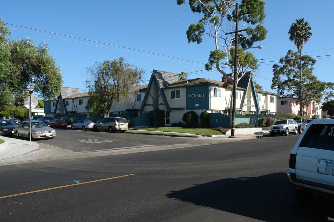 The Chalet in Goleta, CA - Foto de edificio