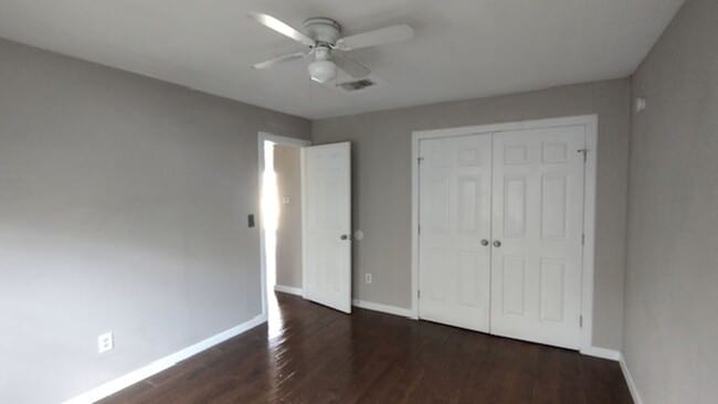 property at 931-933 Meadowlark Cir