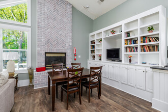 Magruder Run in Hampton, VA - Building Photo - Interior Photo