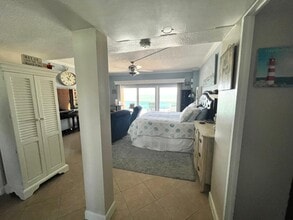880 Mandalay Ave, Unit #S511 in Clearwater, FL - Building Photo - Building Photo