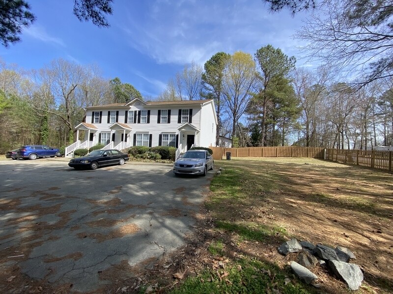 505 Avent Ferry Rd in Holly Springs, NC - Building Photo