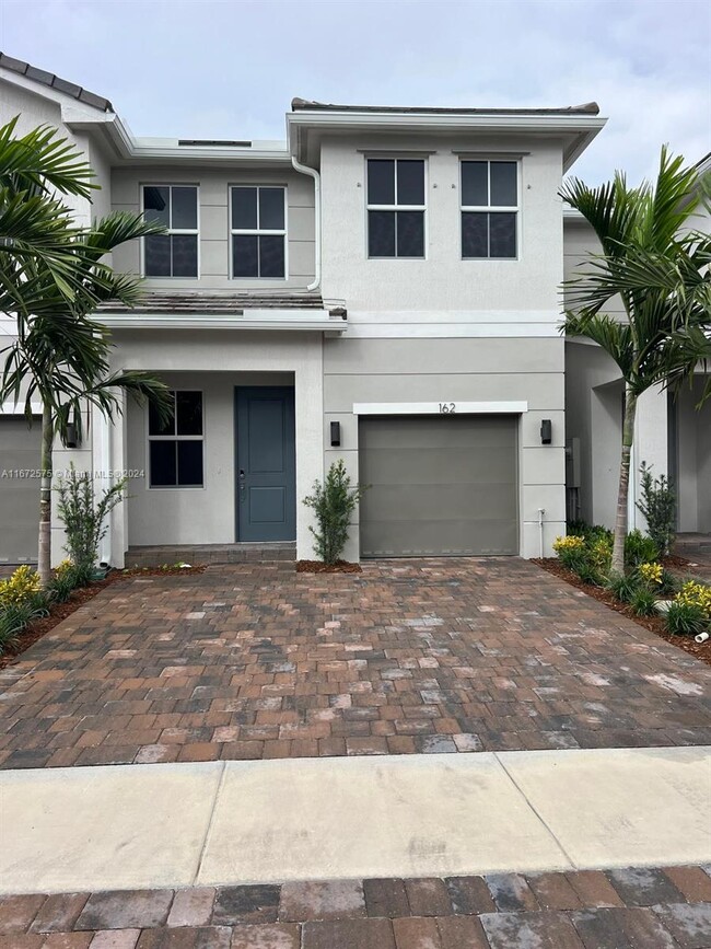 162 SW 170th Ave in Miramar, FL - Building Photo - Building Photo