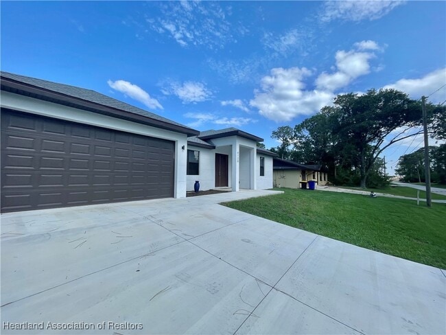 4128 Barbarossa Ave in Sebring, FL - Building Photo - Building Photo