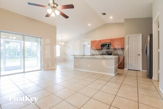 4570 Lummus St in North Port, FL - Building Photo - Building Photo