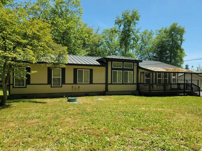 10720 Central Valley Rd NE in Poulsbo, WA - Building Photo - Building Photo
