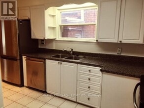 222 Joicey Blvd in Toronto, ON - Building Photo - Building Photo