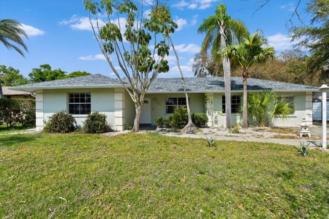 3767 Desoto Rd in Sarasota, FL - Foto de edificio - Building Photo