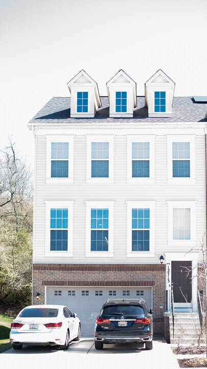 12713 Rustic Rock Ln in Beltsville, MD - Foto de edificio