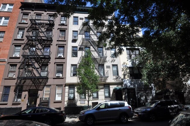 property at 119 E 89th St