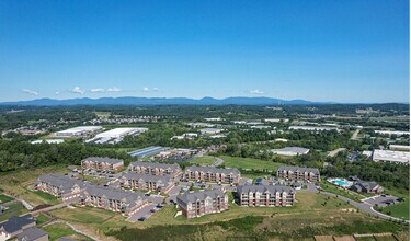 Waterstone in Knoxville, TN - Foto de edificio - Building Photo