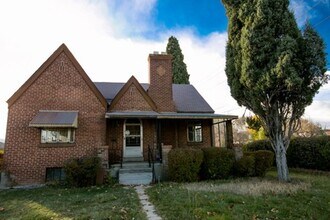 1395 N Harlan St in Lakewood, CO - Building Photo - Building Photo