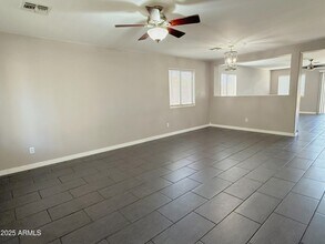 2528 E Meadow Creek Way in San Tan Valley, AZ - Building Photo - Building Photo