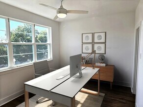 13325 Bee St, Unit 406 in Farmers Branch, TX - Foto de edificio - Building Photo