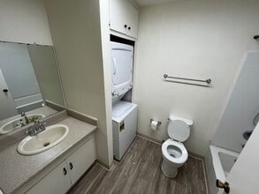 3490 Santa Maria Way in Santa Maria, CA - Building Photo - Building Photo