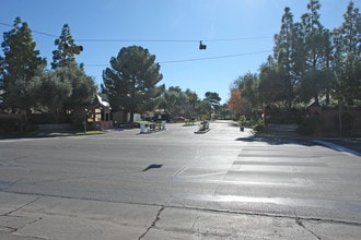 Las Vegas Country Club in Las Vegas, NV - Building Photo - Building Photo