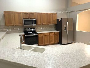 804 Berry Bramble Dr in Brandon, FL - Building Photo - Building Photo