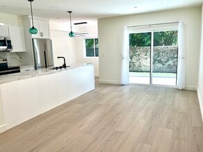 9946 Farragut Dr, Unit #A in Culver City, CA - Building Photo - Building Photo