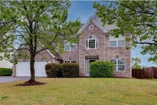 728 Roxholly Ln NE in Buford, GA - Building Photo