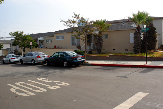 703 E Grand Ave in El Segundo, CA - Building Photo - Building Photo