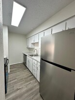 948 Whittington Ave, Unit 14 in Hot Springs, AR - Building Photo