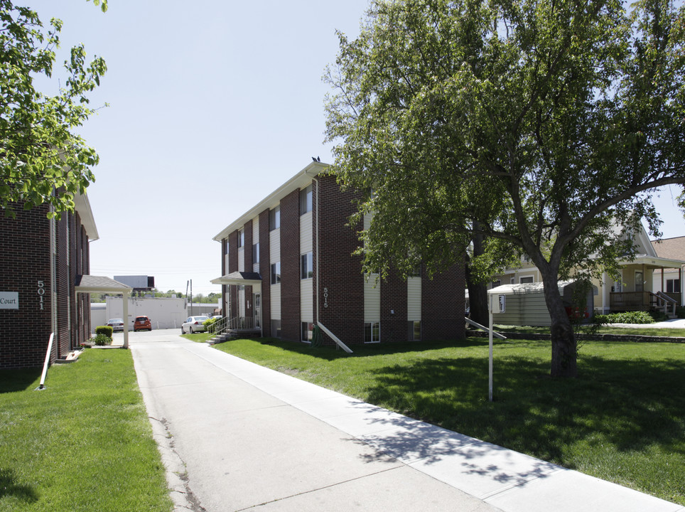 5015 Poppleton Ave in Omaha, NE - Foto de edificio