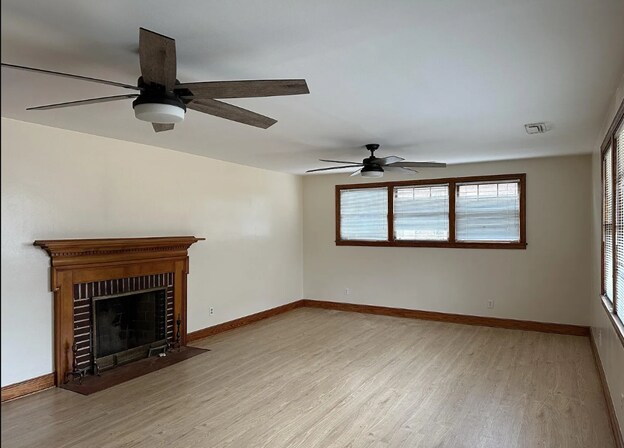 6210 Old Point Rd in Hanahan, SC - Building Photo