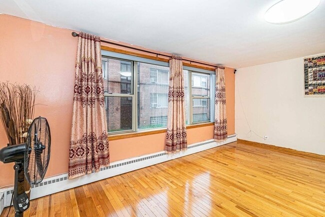 2245 W Farwell Ave, Unit 1A in Chicago, IL - Building Photo - Building Photo