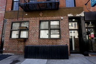 452 Atlantic Ave in Brooklyn, NY - Foto de edificio - Building Photo