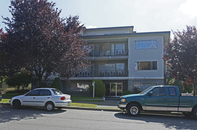 Crystal Court in Vancouver, BC - Building Photo - Building Photo