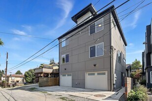 8445 Delridge Wy SW in Seattle, WA - Building Photo