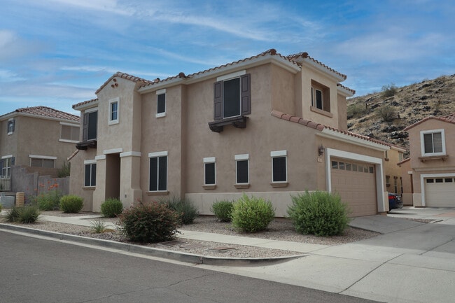 207 E Mountain Sage Dr in Phoenix, AZ - Building Photo - Building Photo