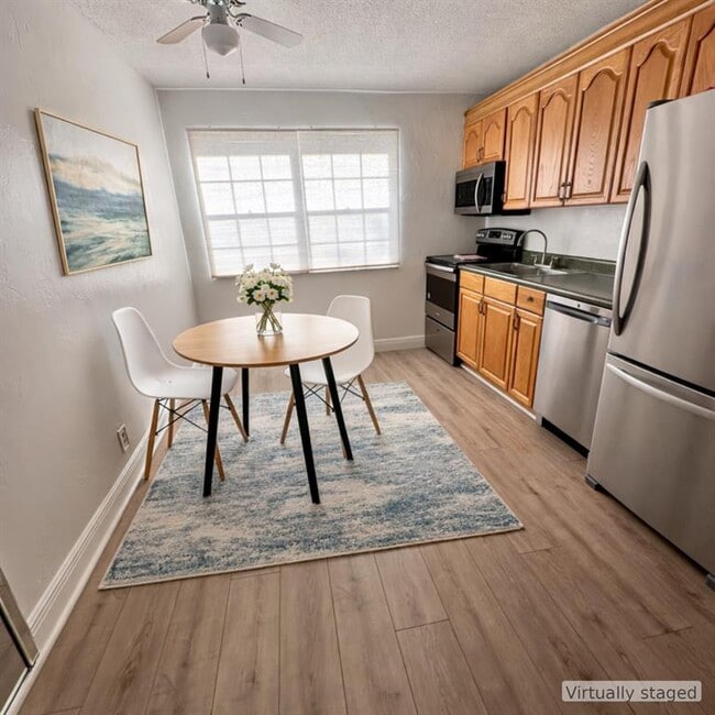 510 NE 17th Ave, Unit 206 in Fort Lauderdale, FL - Foto de edificio - Building Photo