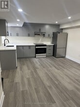 55 Fairey Cres in Hamilton, ON - Building Photo - Building Photo