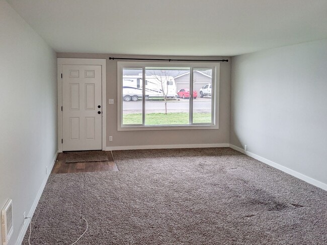 145-195 Churchdale Ave N in Keizer, OR - Building Photo - Building Photo