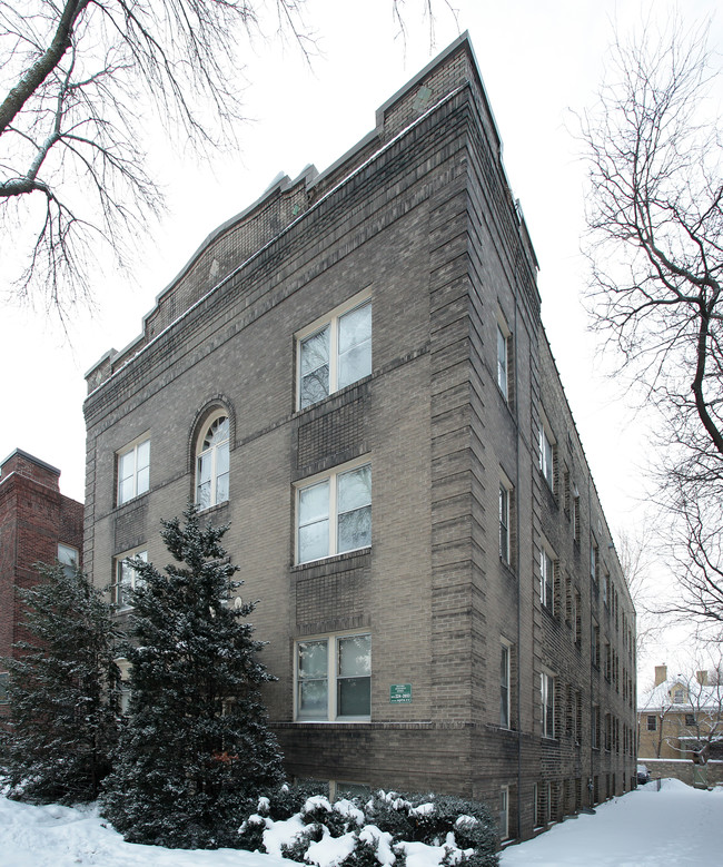 894 Grand Ave in St. Paul, MN - Building Photo - Building Photo