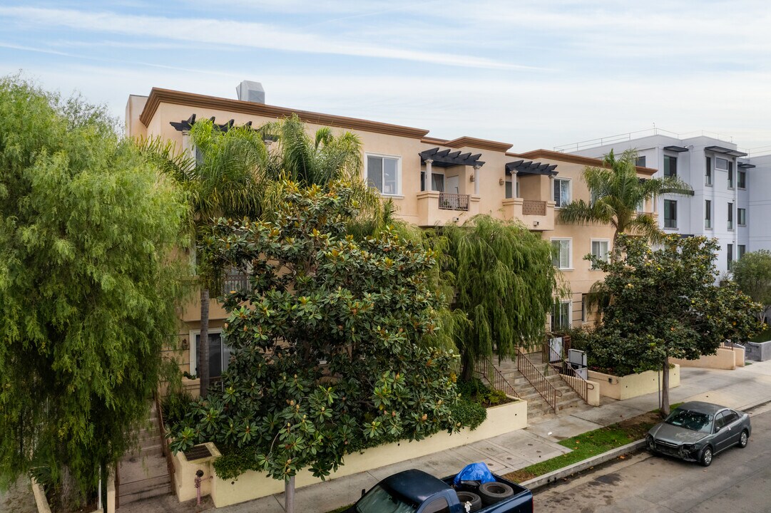 1444 S Point View St in Los Angeles, CA - Foto de edificio