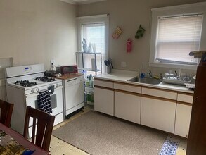 29 Sunset Rd, Unit 1 in Somerville, MA - Foto de edificio - Building Photo