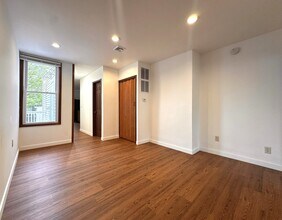 125 Zabriskie St in Jersey City, NJ - Building Photo - Building Photo