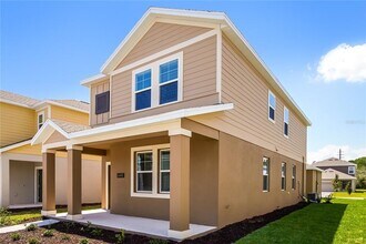 6441 Sprucepine Ln in St. Cloud, FL - Foto de edificio - Building Photo